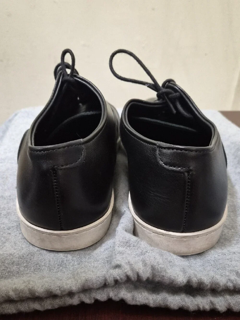 Allen Edmonds Black Leather Cap-Toe Lace-Up Oxfords with White Trim Size 9
